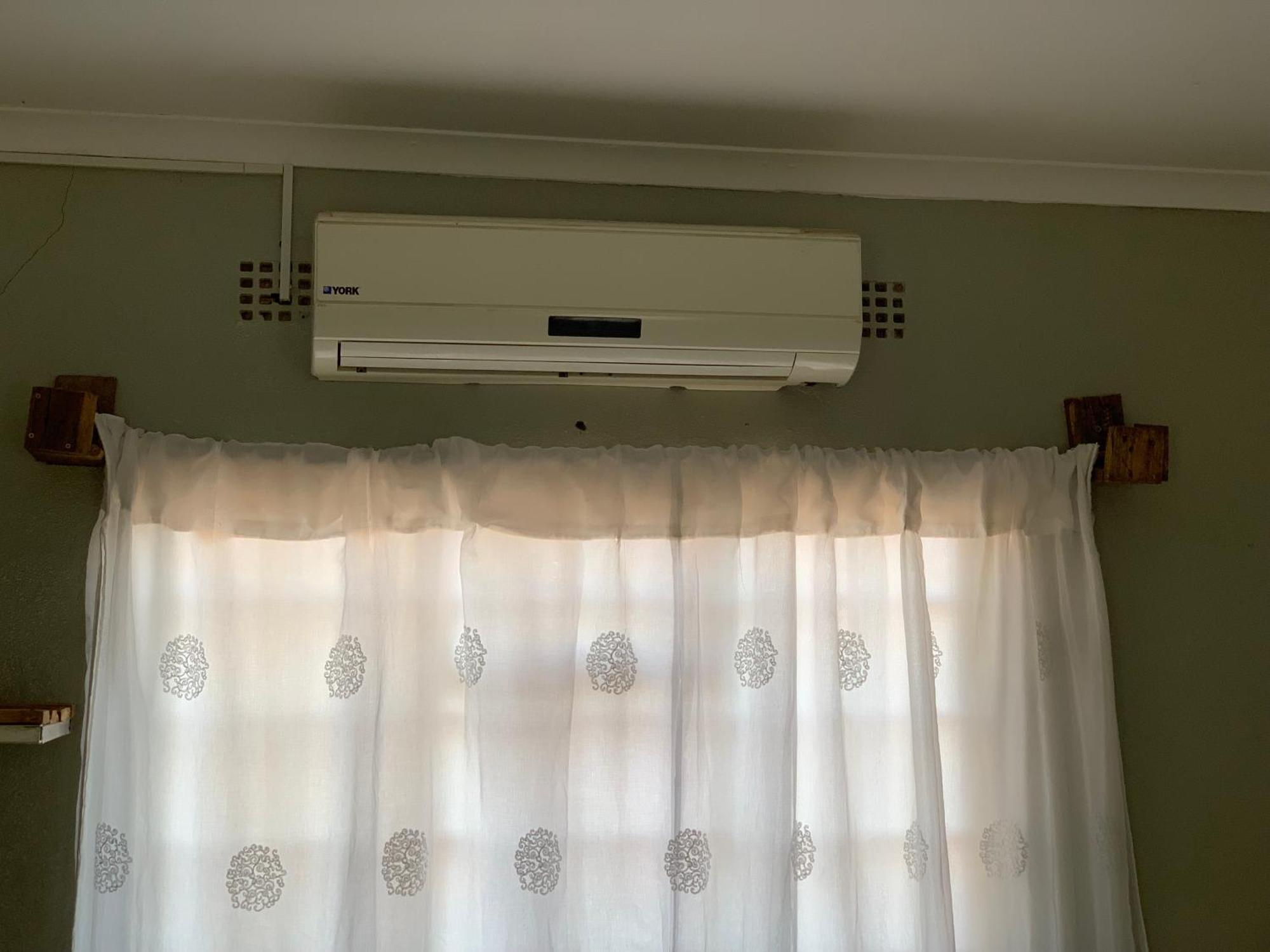 Jungle Breeze Home Stay Касане Екстер'єр фото