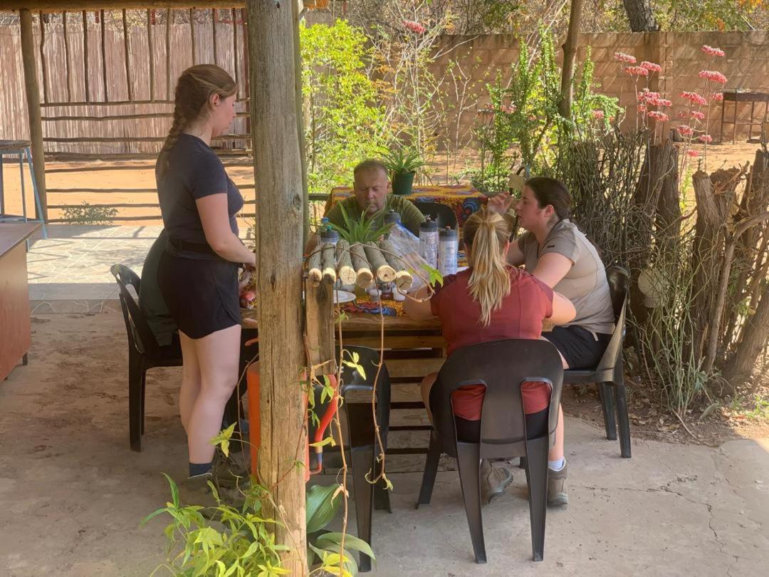 Jungle Breeze Home Stay Касане Екстер'єр фото