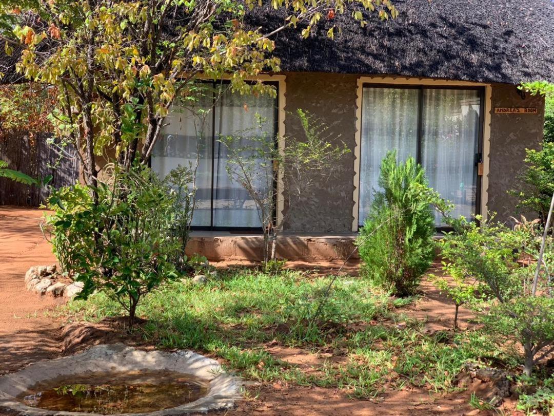 Jungle Breeze Home Stay Касане Екстер'єр фото