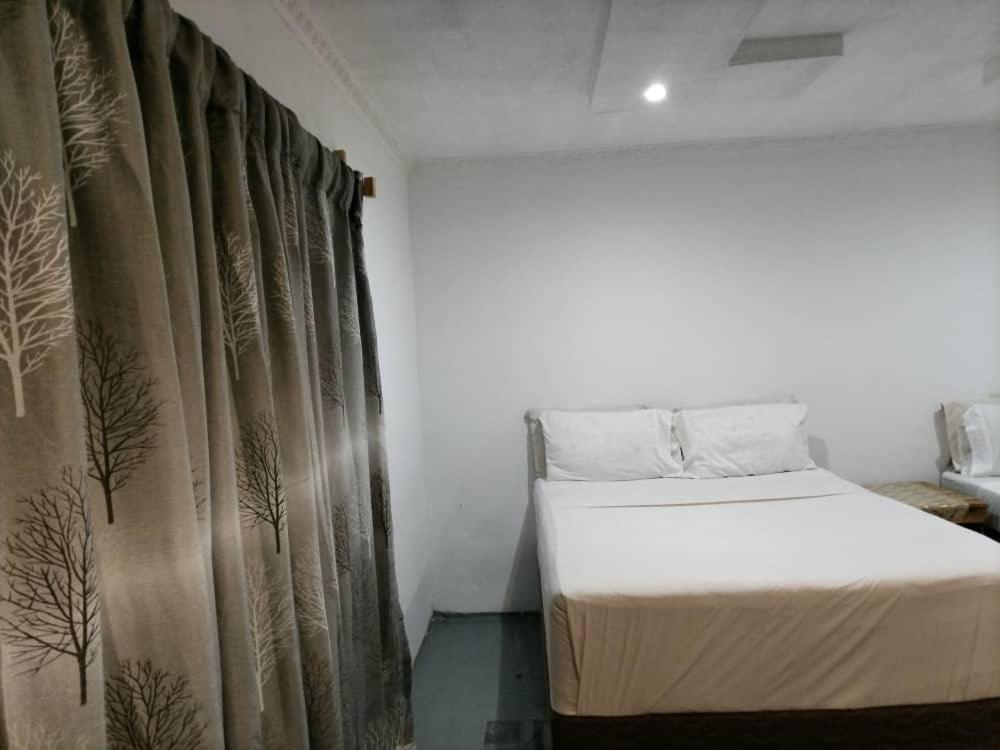 Jungle Breeze Home Stay Касане Екстер'єр фото